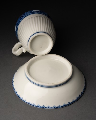 Trembleuse cup in St Cloud porcelain circa 1740 - Louis XV