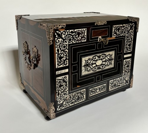 17th century - Travel cabinet in ebony, ivory and silver, Milan circa 1650