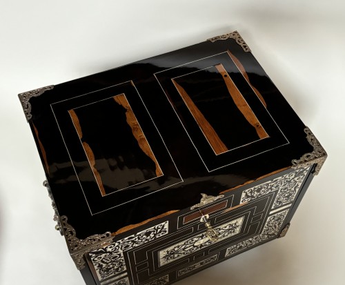 Antiquités - Travel cabinet in ebony, ivory and silver, Milan circa 1650