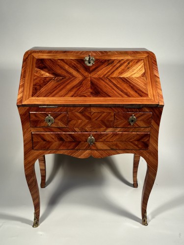 Bureau d’enfant en bois de rose, Paris ép Louis XV - Franck Baptiste Provence