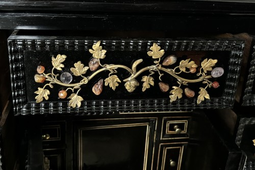 Furniture  - Cabinet with hard stone decoration, Florence around 1720