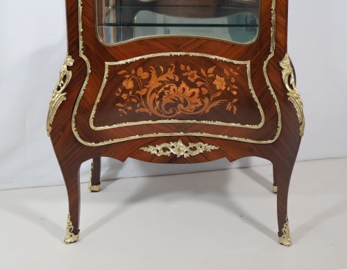 Vitrine en marqueterie de palissandre époque Napoléon III - Mobilier Style Napoléon III