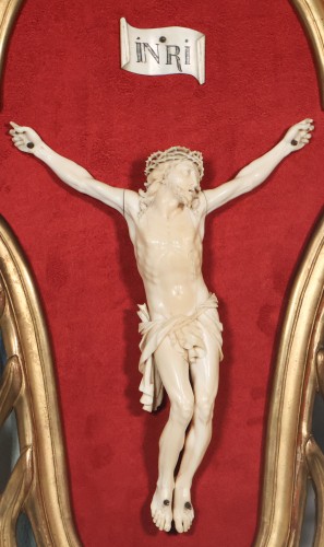 Christ provençal en ivoire époque Louis XV - Art sacré, objets religieux Style Louis XV