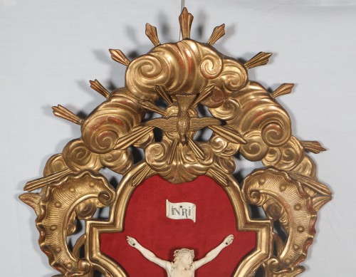 Art sacré, objets religieux  - Christ provençal en ivoire époque Louis XV