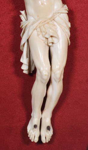 Christ provençal en ivoire époque Louis XV - Louis XV