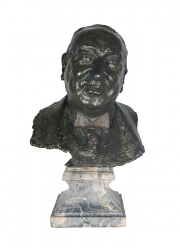 Bust of a man in bronze signed by the founder Alexis Rudier