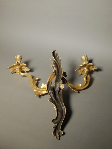 Louis XV - Pair of Louis XV period sconces in gilded bronze