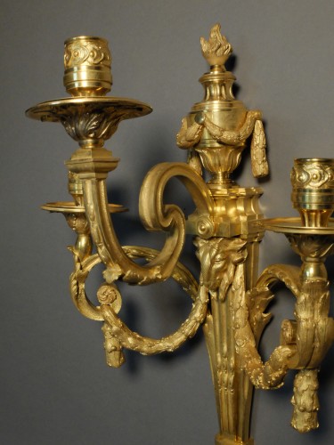 Luminaires Appliques - Paire d'appliques aux béliers d'époque Louis XVI d'après Delafosse