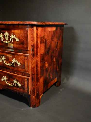 Commode d'époque Régence en bois de violette - Antiquités Olivier Alberteau