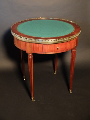 Furniture  - Bouillotte table and its tray from the Louis XVI period 