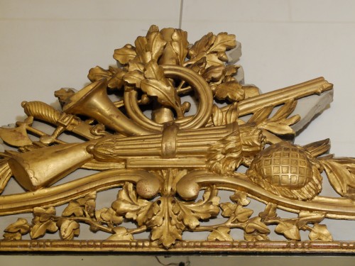 Miroirs, Trumeaux  - Miroir Louis XVI aux attributs de chasse