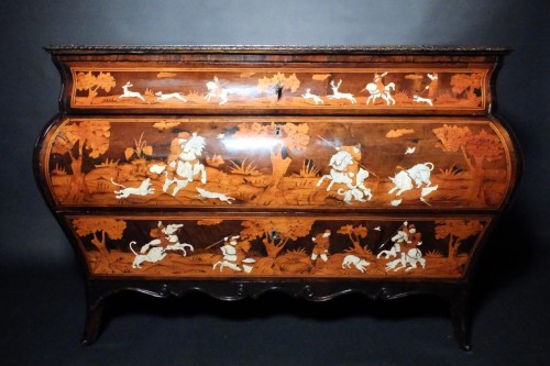 Furniture  - Italian chest of drawers with hunting scenes - Lombardy 18th century 