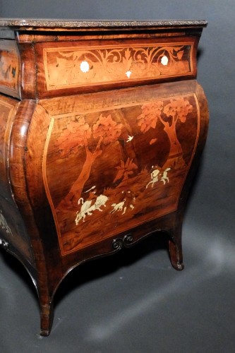 Antiquités - Italian chest of drawers with hunting scenes - Lombardy 18th century 