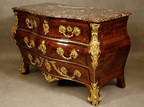 Antiquités - French Regence Commode with faun and lion masks by Criaerd