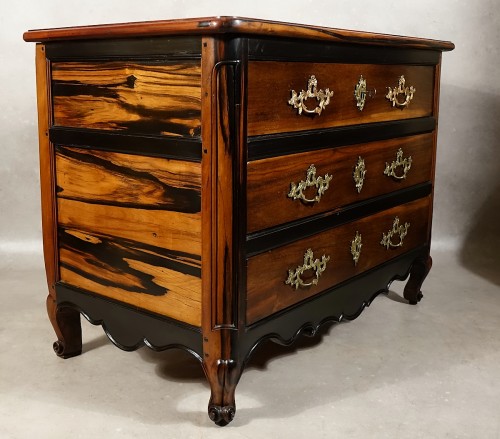 Antiquités - Commode en ébène Royale - La Rochelle XVIIIe