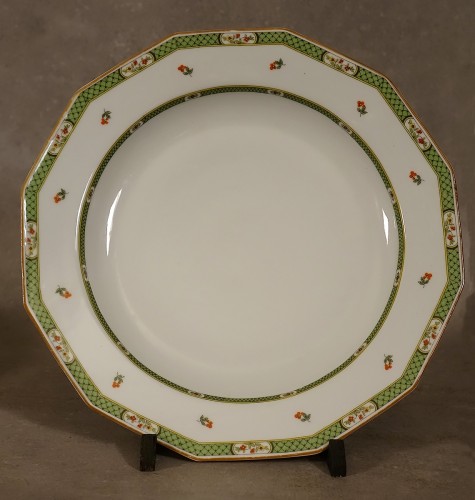  - Trois plats en porcelaine de Limoges - Maisons Cartier et Lanternier