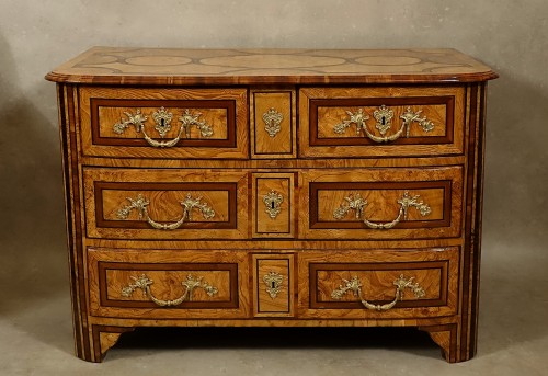 Commode grenobloise Louis XIV en bois des Alpes - Mobilier Style Louis XIV