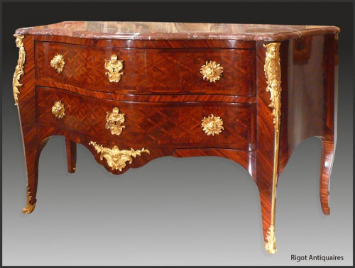 Commode sauteuse estampillée M. CRIAERD - Epoque Louis XV - Mobilier Style Louis XV