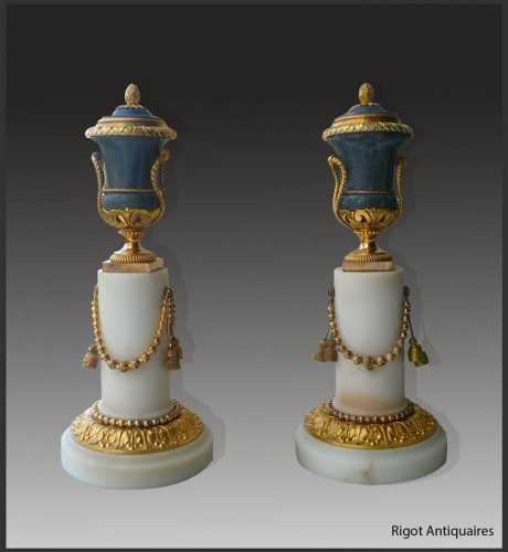 Paire de bougeoirs d'époque Louis XVI - Luminaires Style Louis XVI