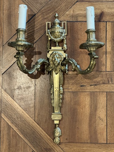 Luminaires Appliques - Paire d'appliques au Mufle de lion en bronze doré fin 19e