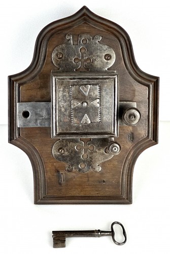 Grande serrure de chambre à évolution et sa clef d’époque Louis XIV, XVIIe siècle - Sérignan Antiquités