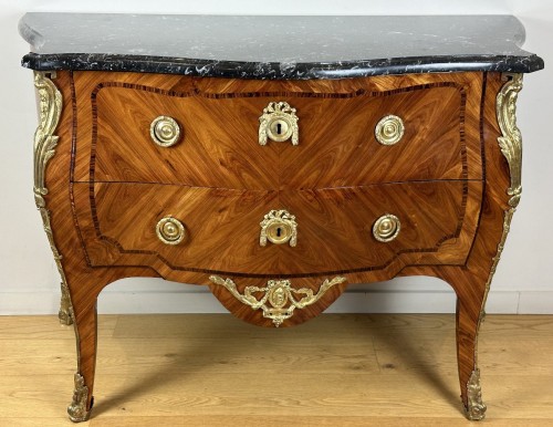 A Louis XV commode stamped Antoine-Pierre Jacot vers 1766 -1770 - Furniture Style Louis XV