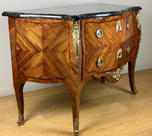 A Louis XV commode stamped Antoine-Pierre Jacot vers 1766 -1770 - 