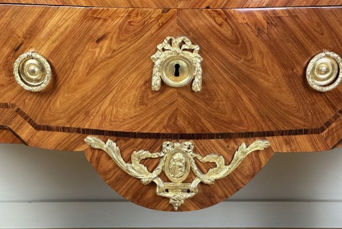 A Louis XV commode stamped Antoine-Pierre Jacot vers 1766 -1770 - Louis XV