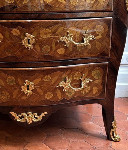 Louis XV - A Louis XV commode, flower marquetry, mid 18th Century circa 1745