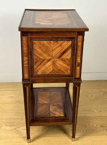 18th century - A Louis XVI salon writing table from the last quarter of the 18th century 