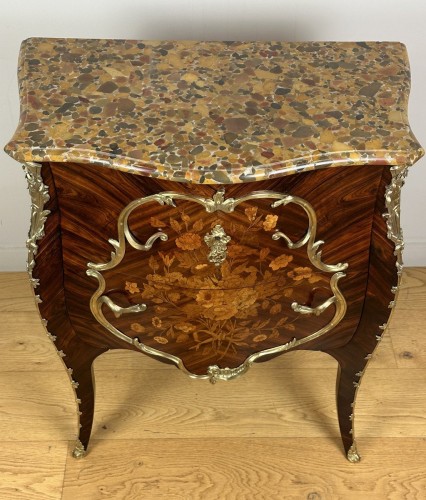 Louis XV - Petite commode Louis XV estampillée Delorme vers 1765