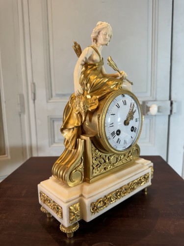 Horlogerie Pendule - « Diane chasseresse » pendule chryséléphantine d’époque Napoléon III