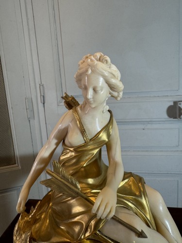 Antiquités - « Diane chasseresse » pendule chryséléphantine d’époque Napoléon III