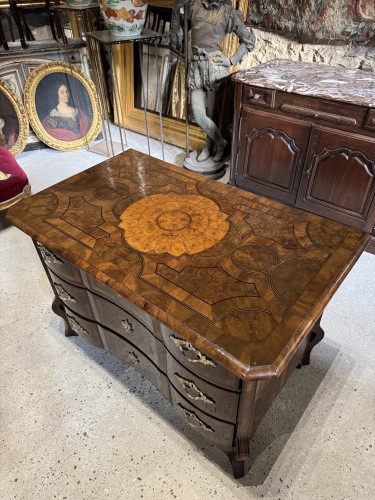 Commode mazarine en marqueterie d’époque Louis XIV - Mobilier Style Louis XIV