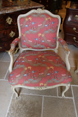 Sièges Fauteuil & Bergère - Suite de quatre fauteuils à la Reine d'époque Louis XV, estampillés I.B. LELARGE