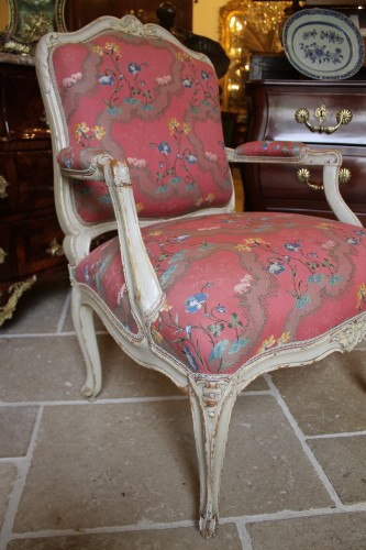 XVIIIe siècle - Suite de quatre fauteuils à la Reine d'époque Louis XV, estampillés I.B. LELARGE