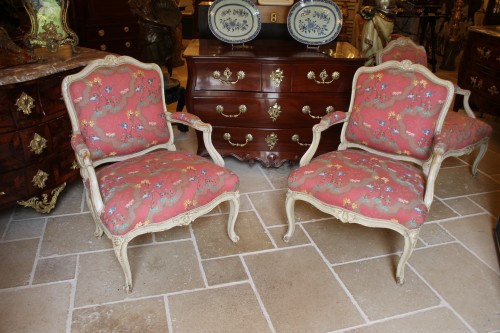 Antiquités - Suite de quatre fauteuils à la Reine d'époque Louis XV, estampillés I.B. LELARGE