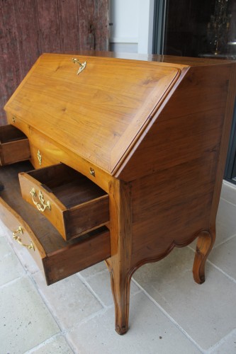 18th century - Solid mancenillier sloping desk, Nantes work, Louis XV period