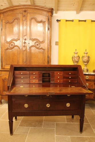 Bureau de pente Louis XVI en acajou massif, Bordeaux - Mobilier Style Louis XVI