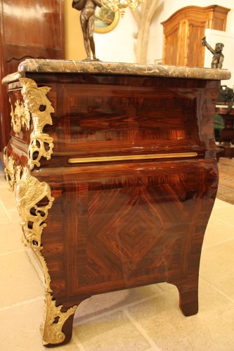 Furniture  - Louis XV period chest of drawers stamped F.F.