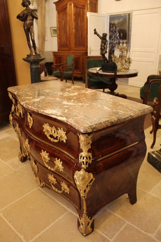 Louis XV period chest of drawers stamped F.F. - 