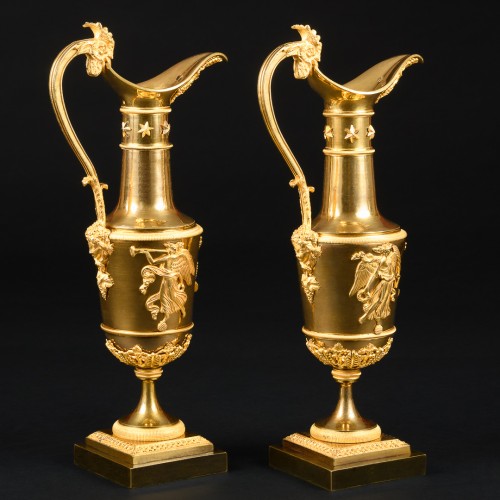 Pair of gilt bronze Empire ewers, model by Claude Galle - Empire