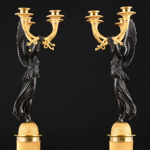 Paire de candélabres Empire aux Victoires ailées, signés Claude François Rabiat - Empire