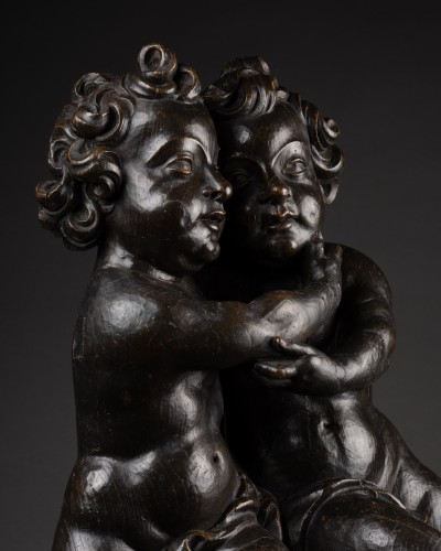 XVIIe siècle - Amours enlacés sculptés – Flandres XVIIe siècle