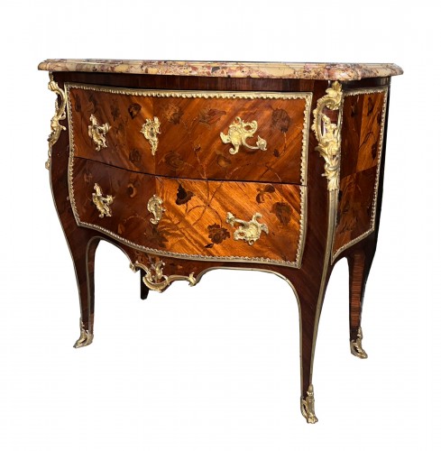 Small Louis XV chest of drawers Stamped by I Dubois