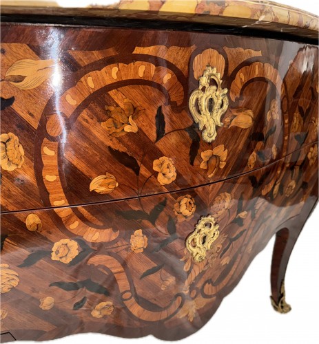 Importante commode Louis XV par Jacques Philippe Carel reçu maître en 1723 (1688-1755 - Mobilier Style Louis XV