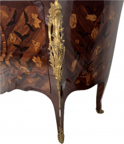 Mobilier Commode - Importante commode Louis XV par Jacques Philippe Carel reçu maître en 1723 (1688-1755