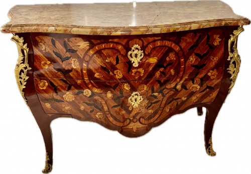 Importante commode Louis XV par Jacques Philippe Carel reçu maître en 1723 (1688-1755 - Louis XV