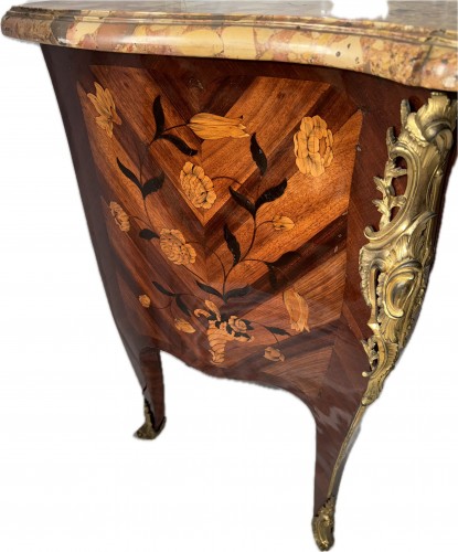 Louis XV - Importante commode Louis XV par Jacques Philippe Carel reçu maître en 1723 (1688-1755