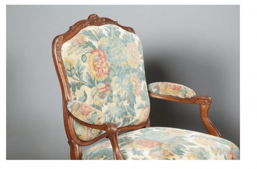 Paire de fauteuils à châssis et à la reine d’époque Louis XV en hêtre mouluré - Sièges Style Louis XV